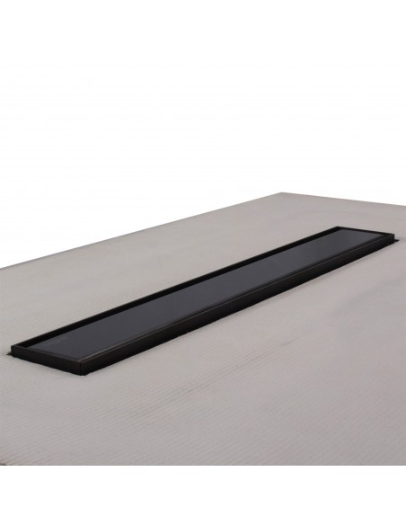 Highly precised integrated linear channel with non-visible flushed steel flange for maximalized sealing