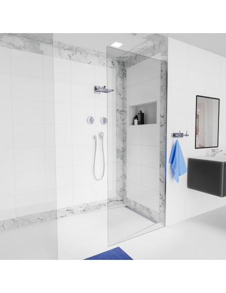 Example of bright bath concept with classic tiles featuring a shower area with 4-way slope and wall-installed drain