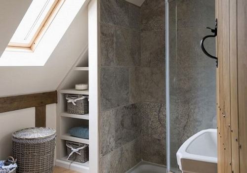 Bathroom in the attic – a challenge for the designer and installer