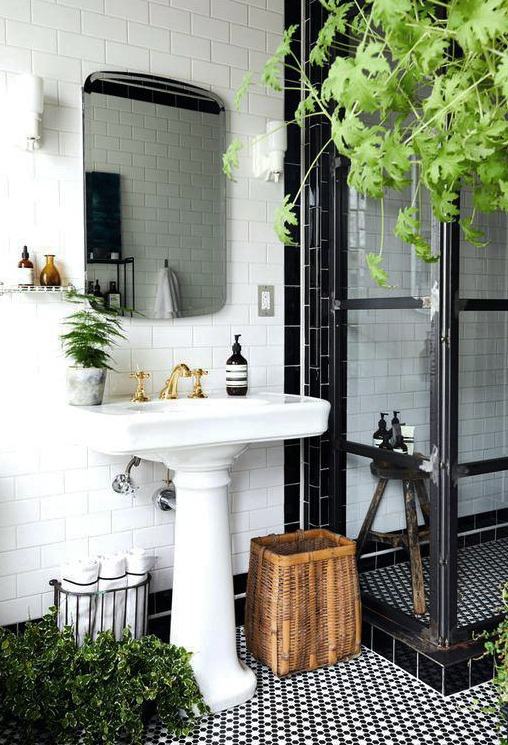 HOW TO JAZZ UP YOUR BATHROOM